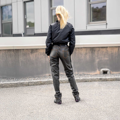 Emma Airbag-Ready Jeans