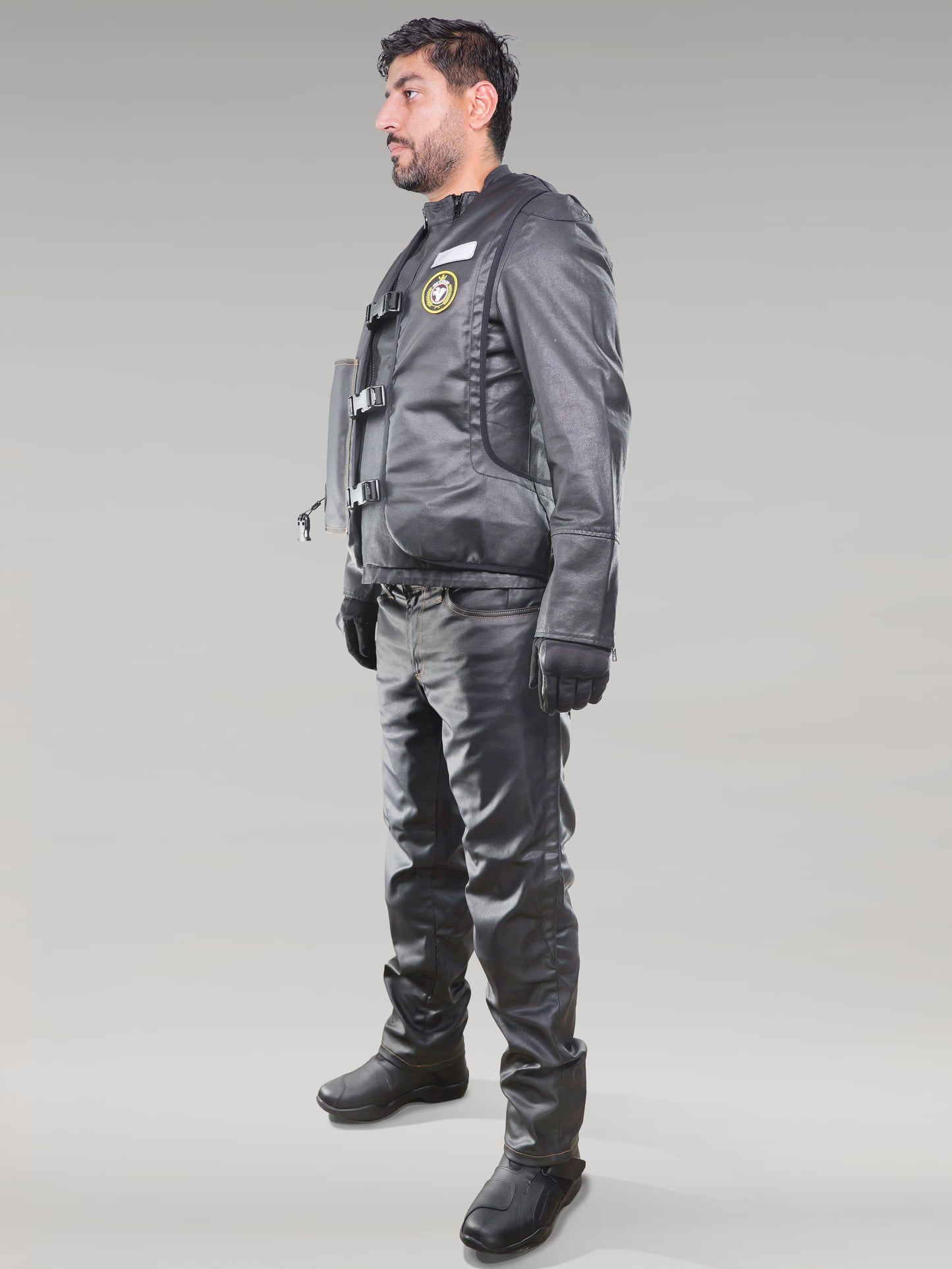 GERANEMO - Airbag Suit & Vest