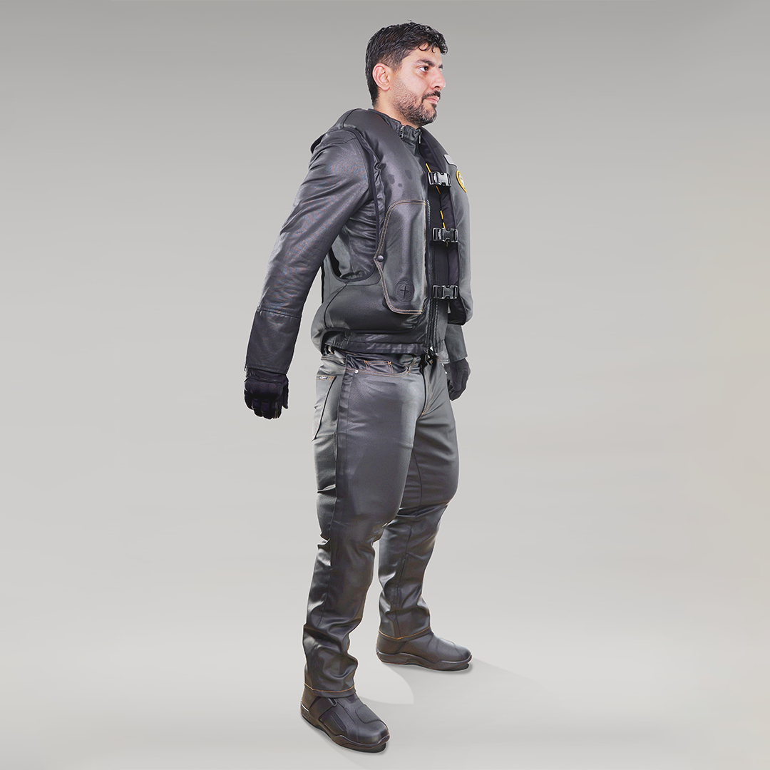 GERANEMO - Airbag Suit & Vest